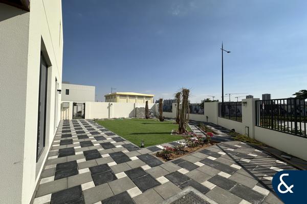 Upgraded Interior | Landscaped | Corner Plot